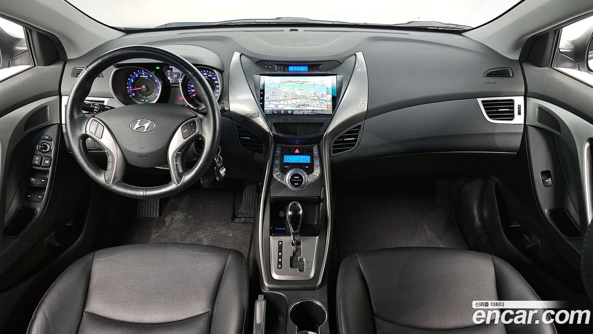 Hyundai AVANTE 2013