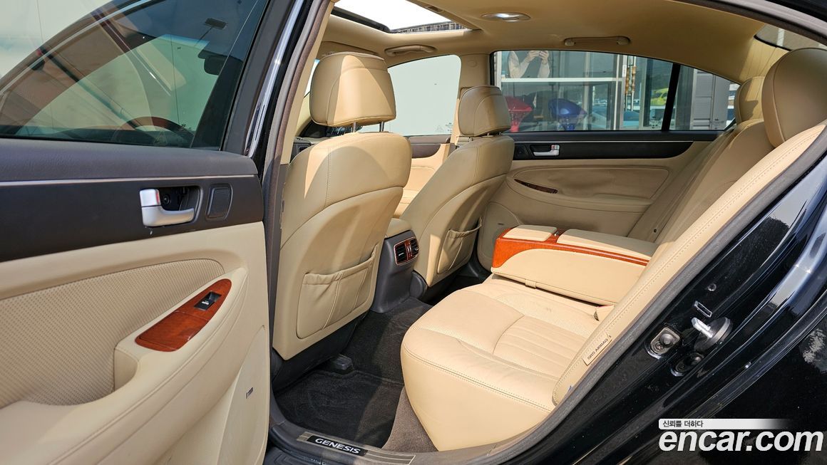 Hyundai Genesis 2014