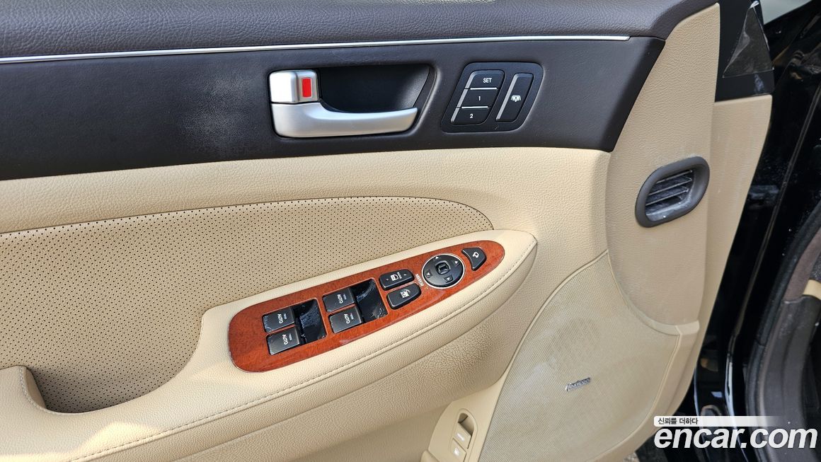 Hyundai Genesis 2014