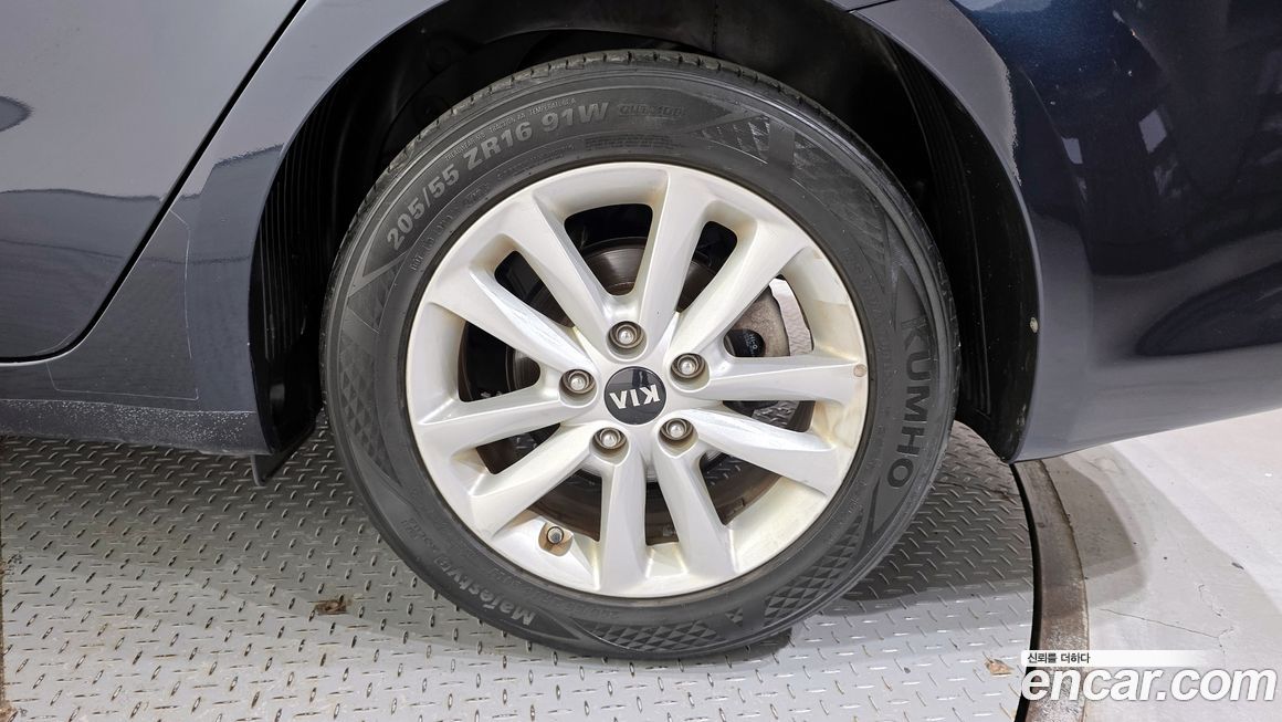 Kia K3 2016