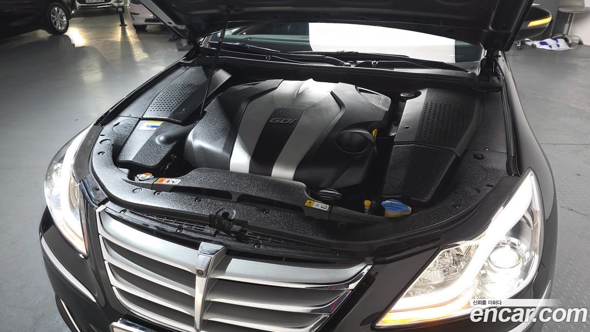 Hyundai Genesis 2012