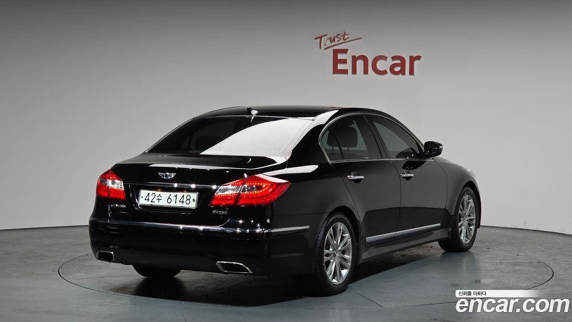 Hyundai Genesis 2012