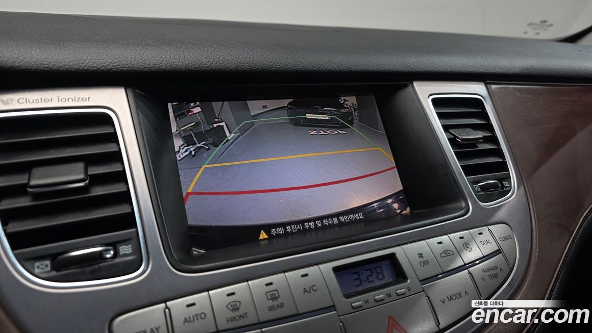 Hyundai Genesis 2012