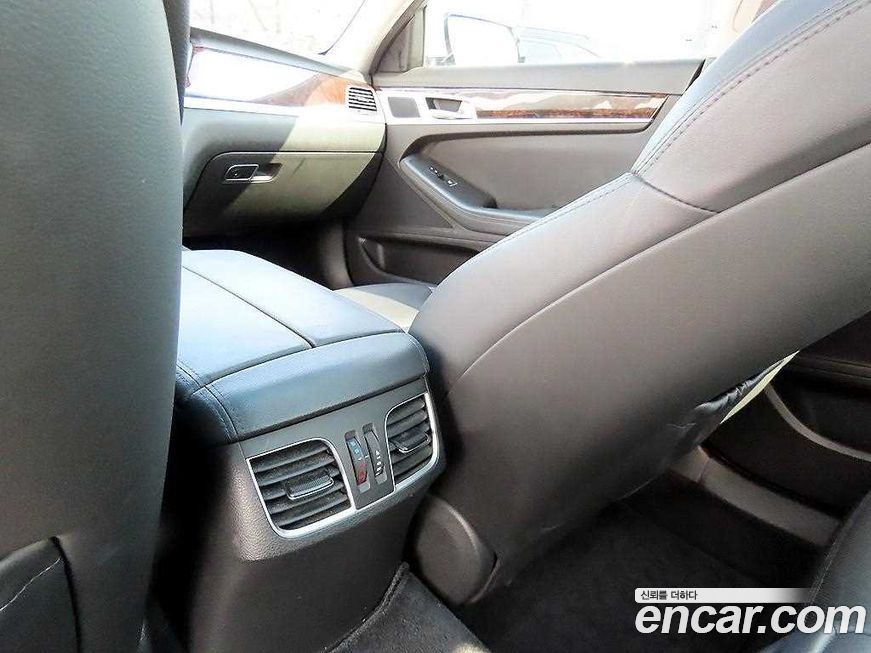 Hyundai Genesis 2016