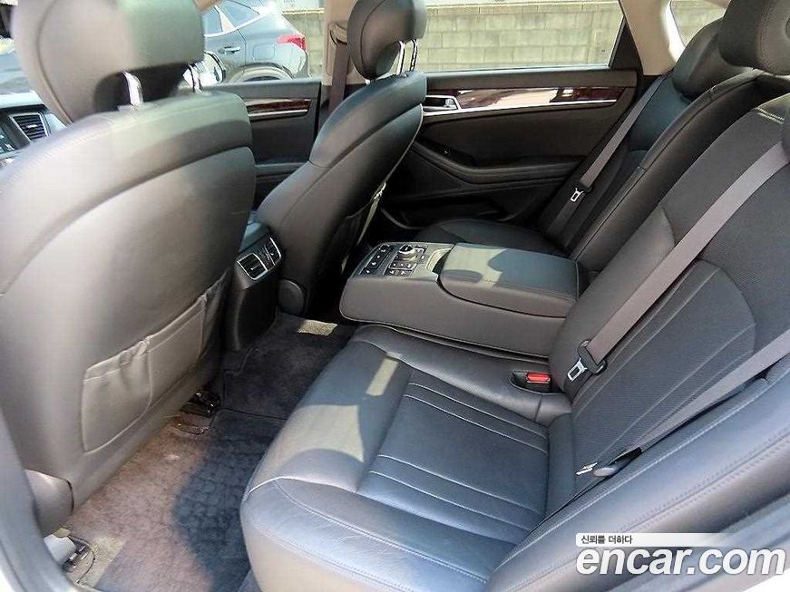 Hyundai Genesis 2016