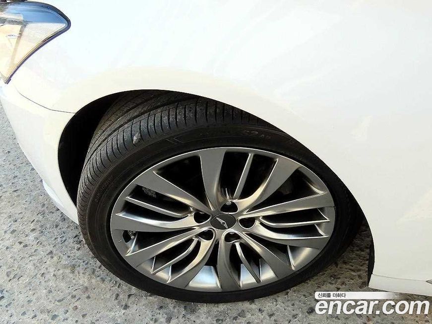 Hyundai Genesis 2016