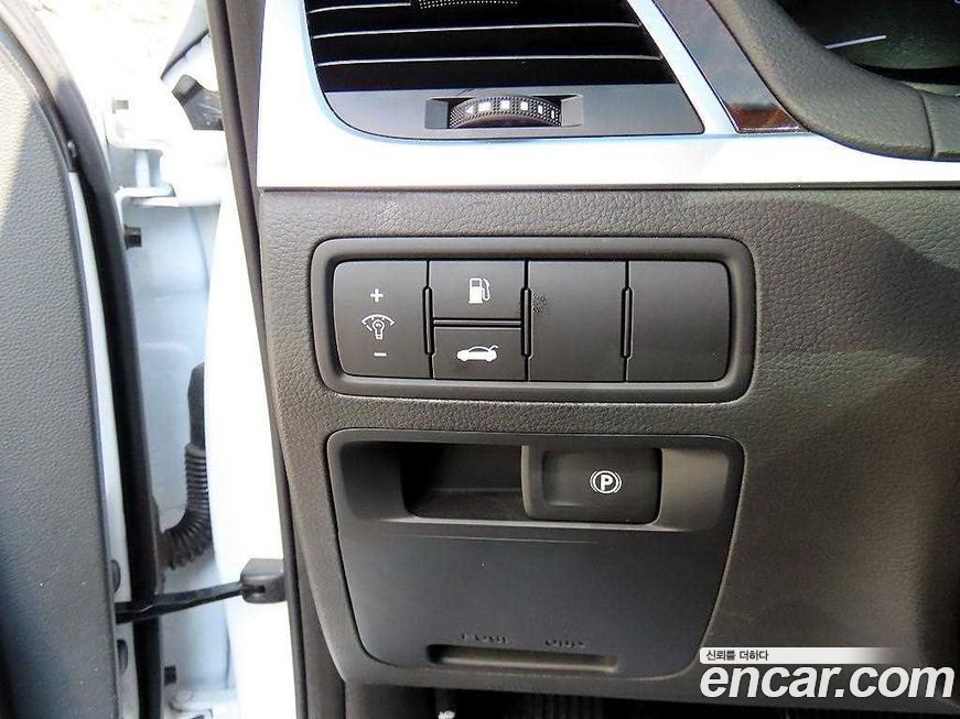 Hyundai Genesis 2016