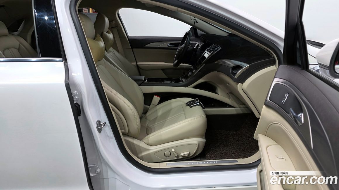 Lincoln MKZ 2020