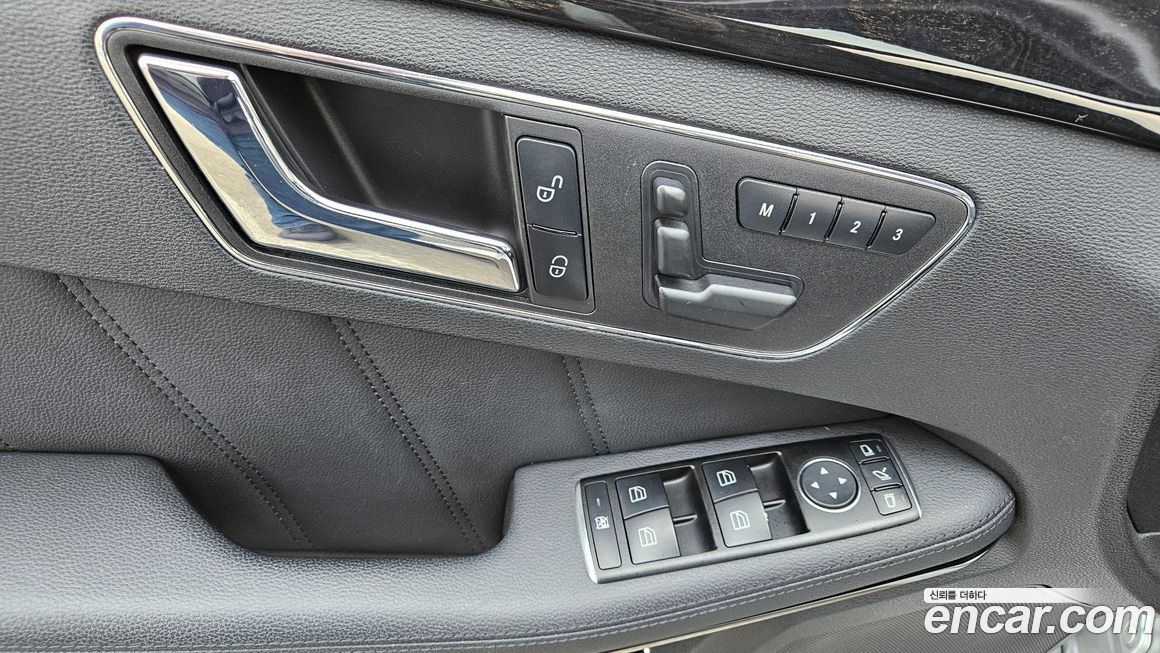 Mercedes-Benz E-Class 2011