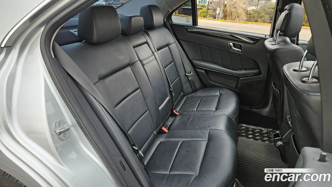 Mercedes-Benz E-Class 2011