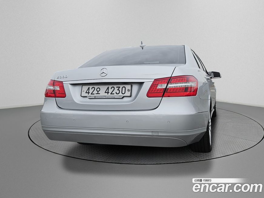 Mercedes-Benz E-Class 2011