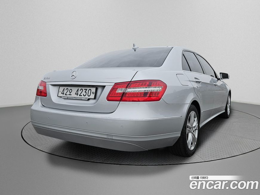 Mercedes-Benz E-Class 2011
