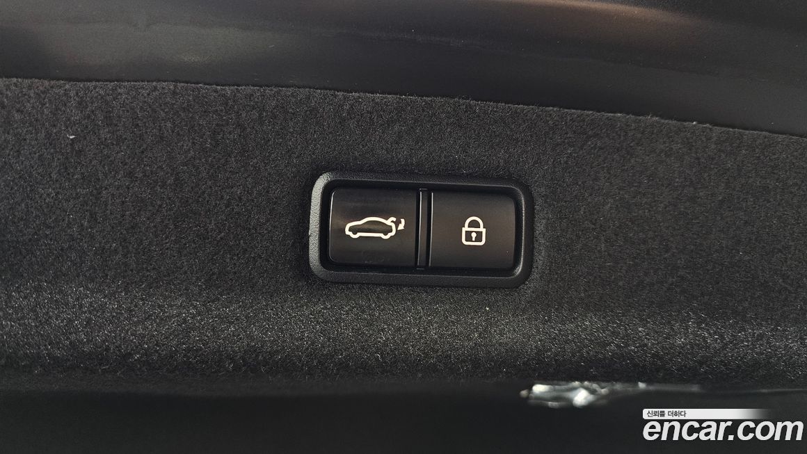 Genesis EQ900 2016