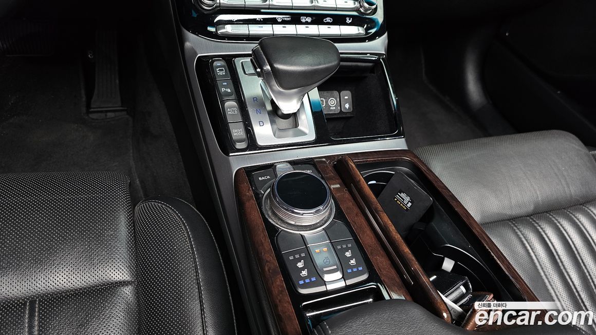 Genesis EQ900 2016