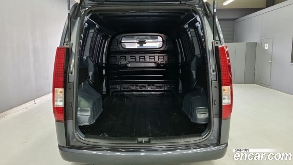 Hyundai Staria 2023