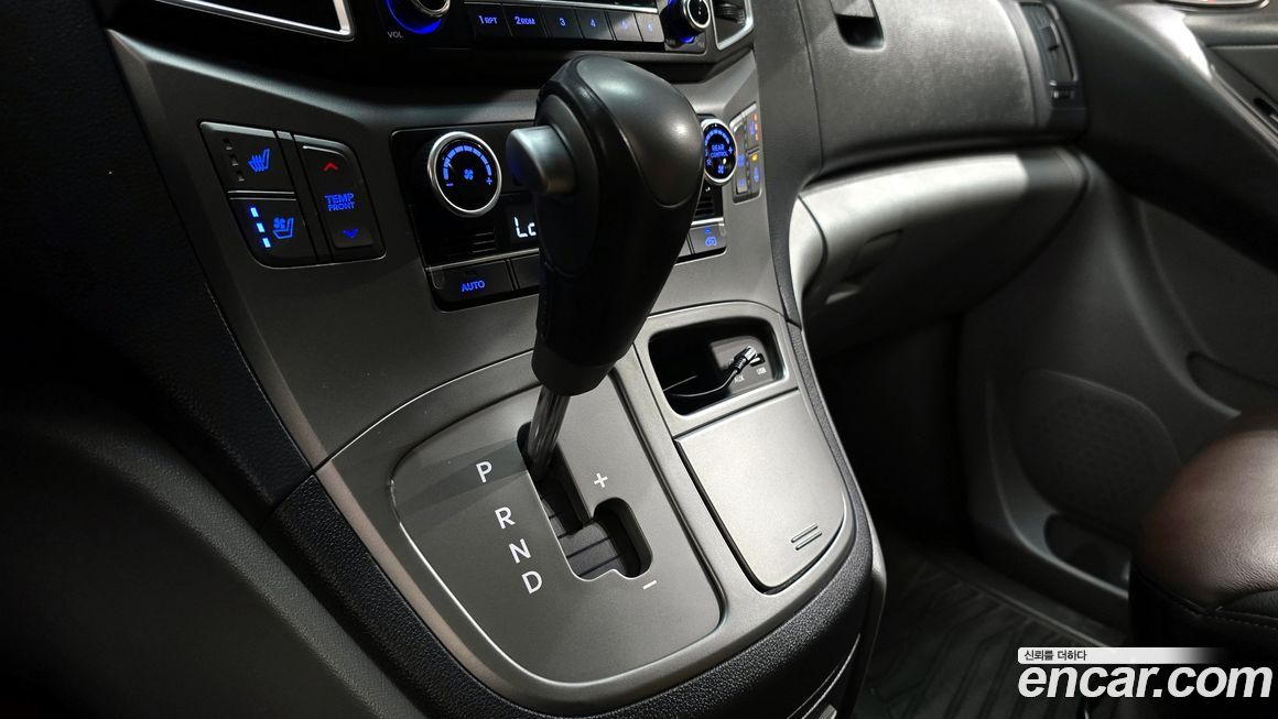 Hyundai Starex 2018
