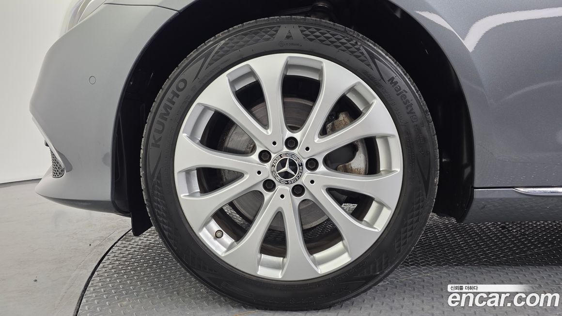 Mercedes-Benz E-Class 2019