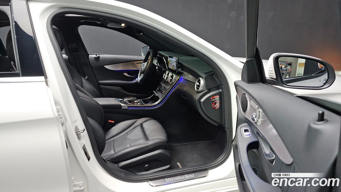 Mercedes-Benz C-Class 2021
