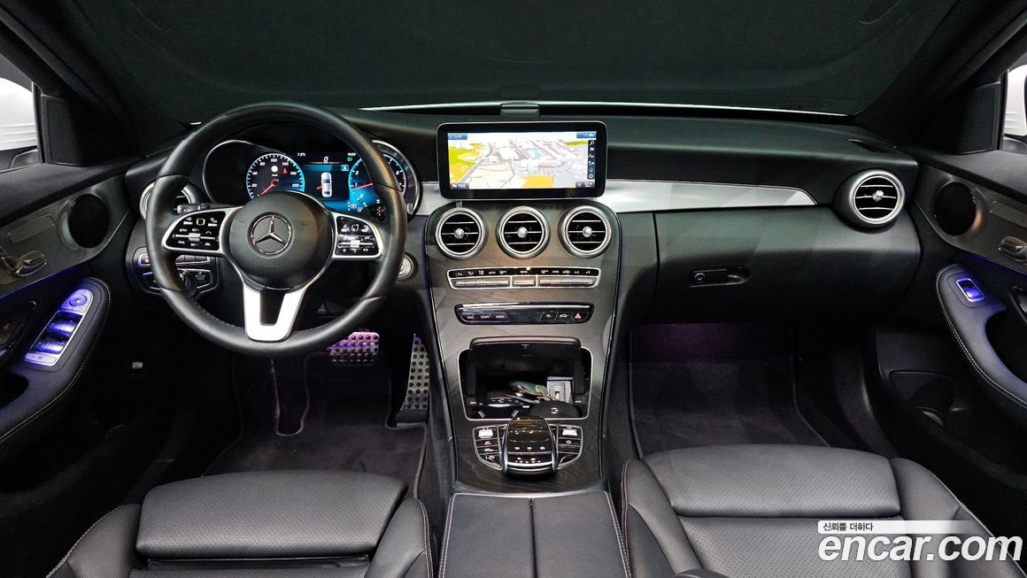 Mercedes-Benz C-Class 2021