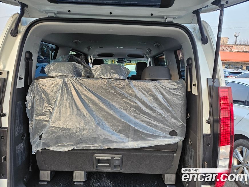 Hyundai Staria 2025