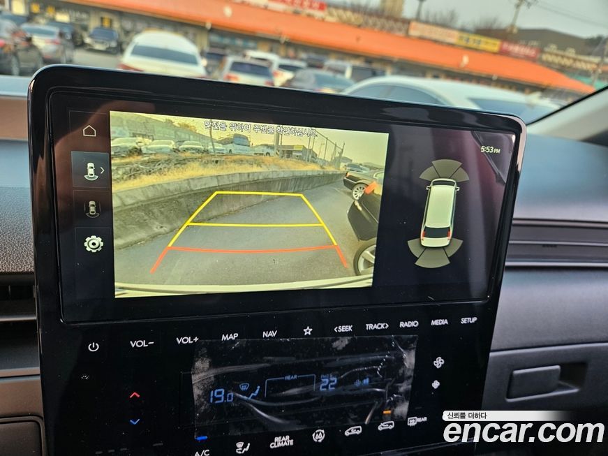 Hyundai Staria 2025