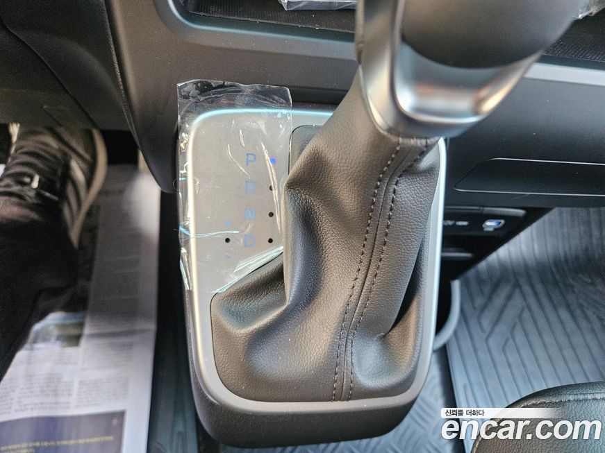 Hyundai Staria 2025