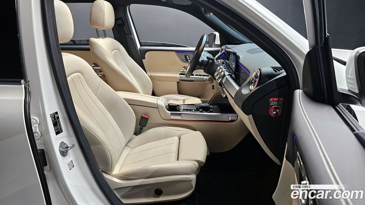 Mercedes-Benz GLB-Class 2021