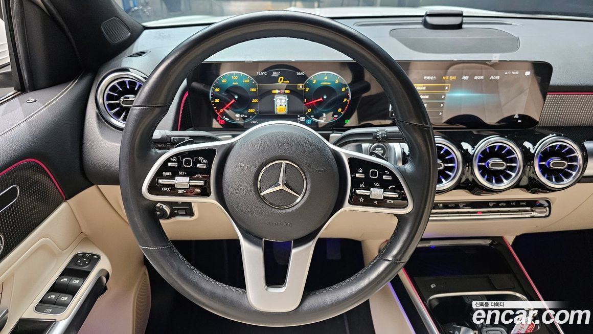 Mercedes-Benz GLB-Class 2021