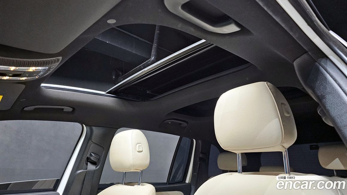 Mercedes-Benz GLB-Class 2021