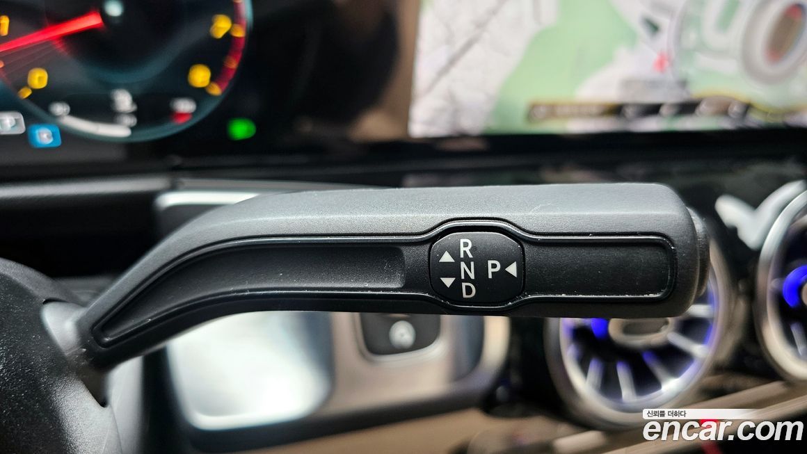 Mercedes-Benz GLB-Class 2021