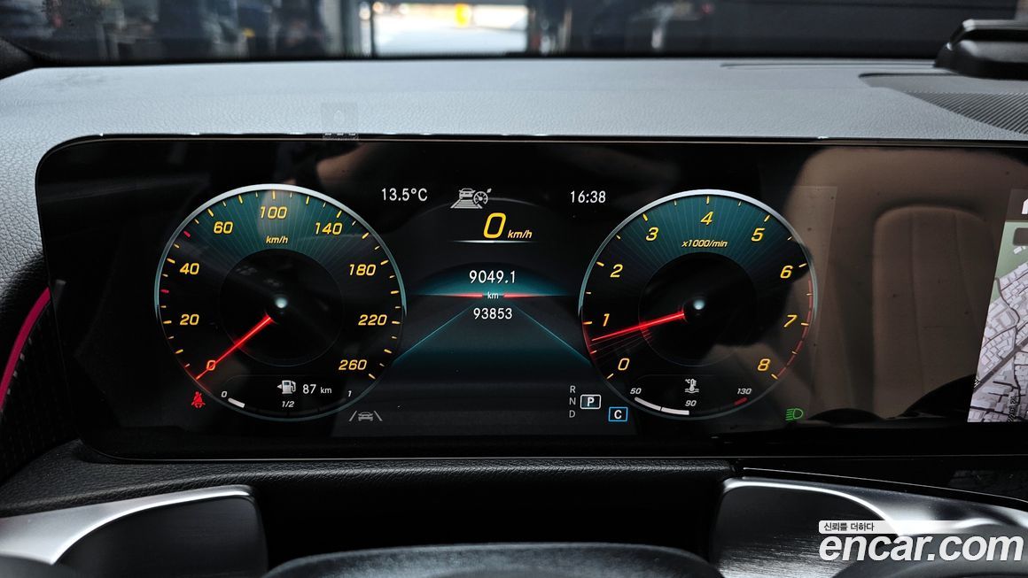 Mercedes-Benz GLB-Class 2021