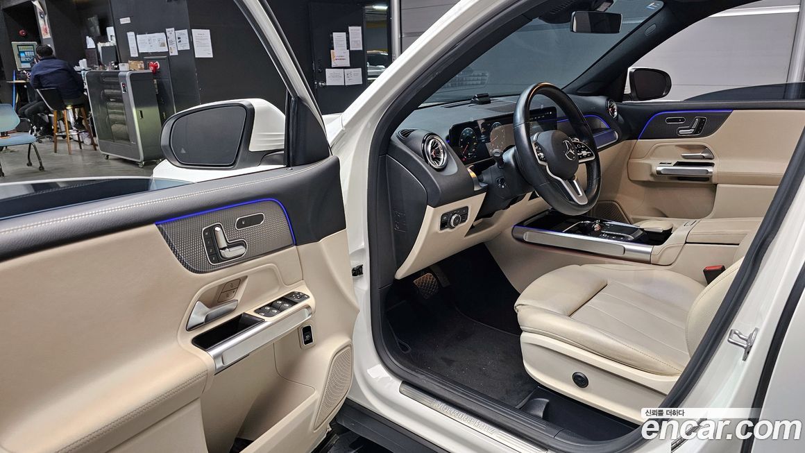 Mercedes-Benz GLB-Class 2021