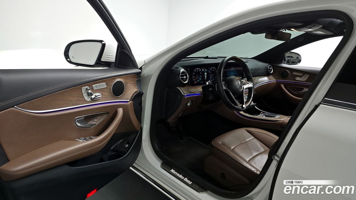 Mercedes-Benz E-Class 2021