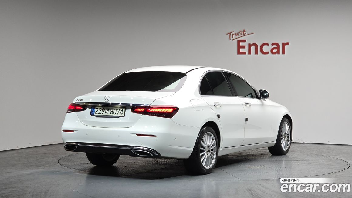 Mercedes-Benz E-Class 2021