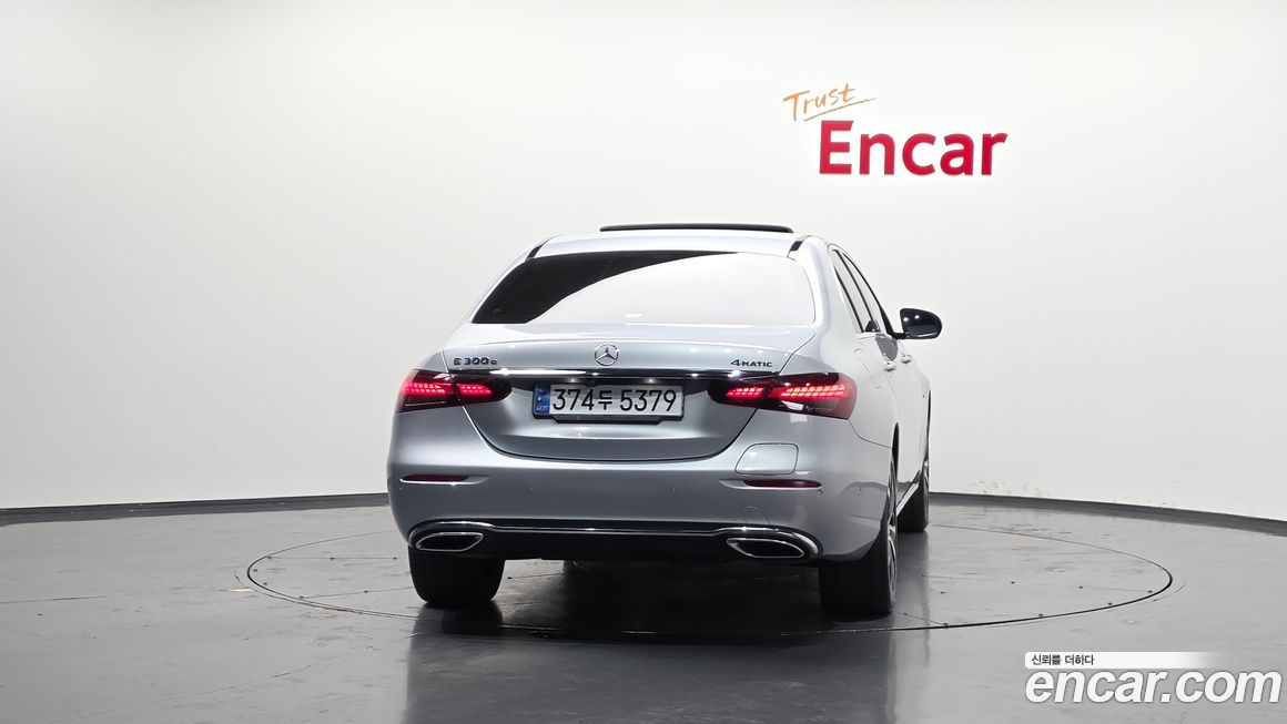 Mercedes-Benz E-Class 2021