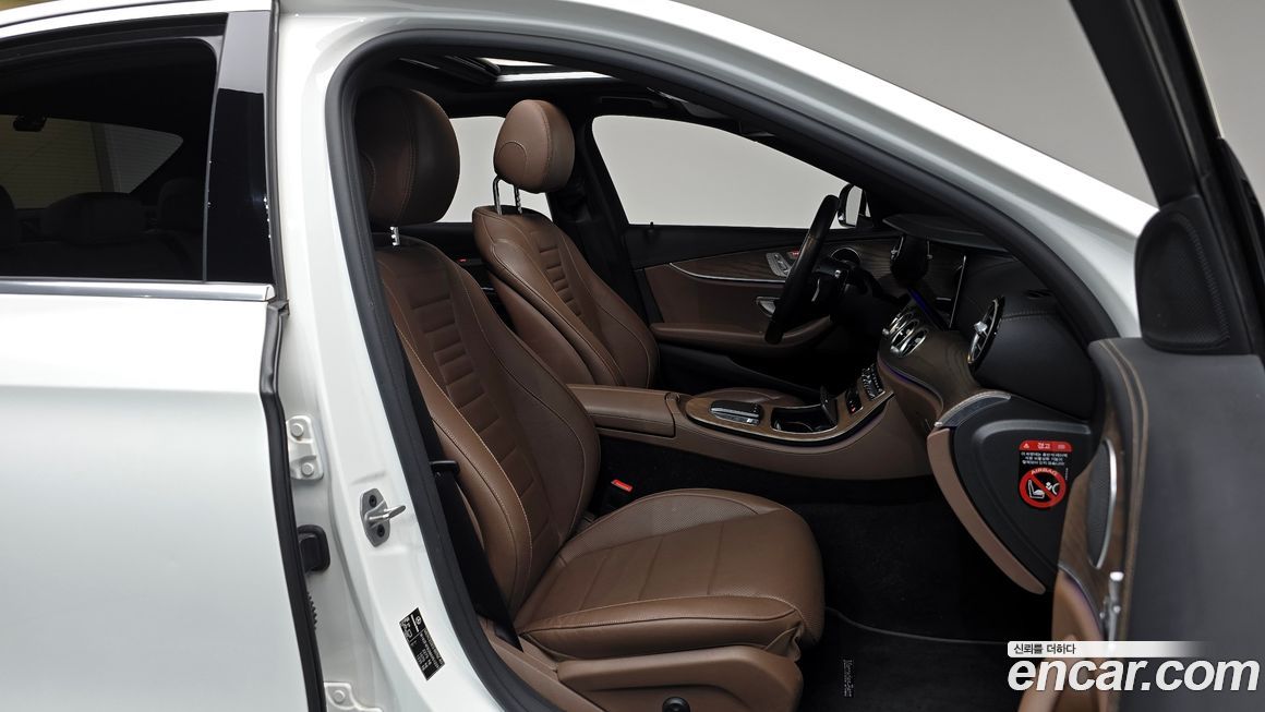 Mercedes-Benz E-Class 2021