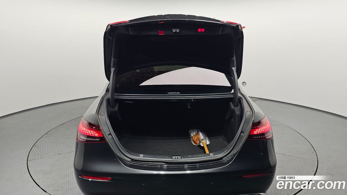 Mercedes-Benz E-Class 2021