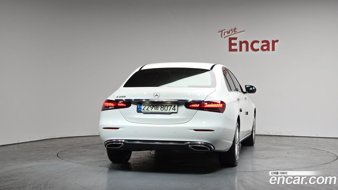 Mercedes-Benz E-Class 2021