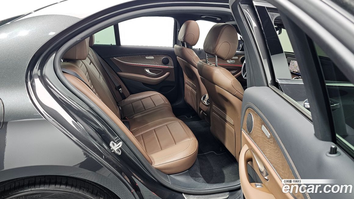 Mercedes-Benz E-Class 2021