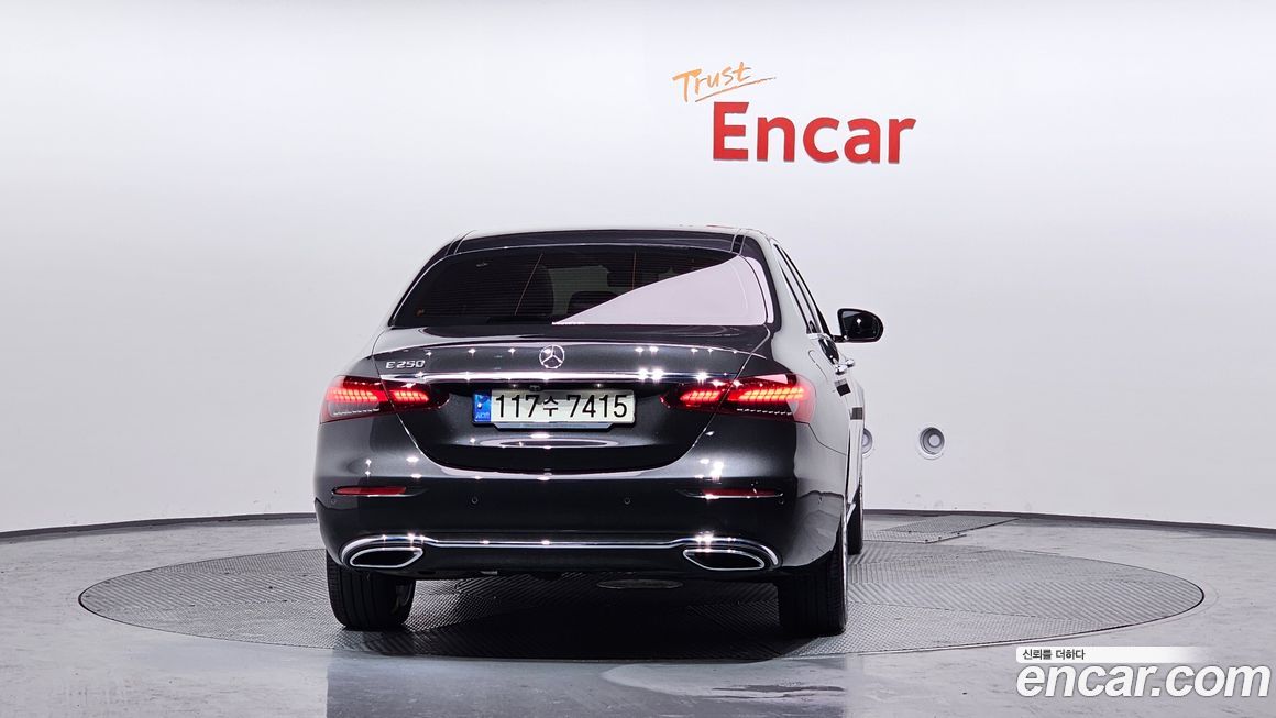 Mercedes-Benz E-Class 2021