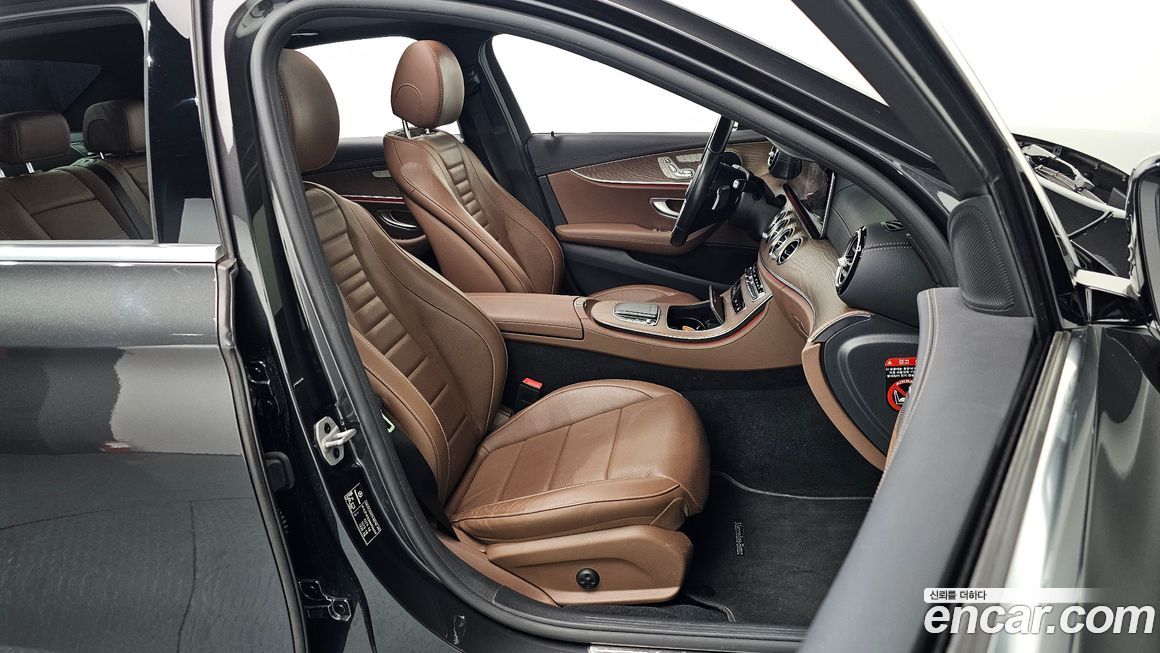 Mercedes-Benz E-Class 2021