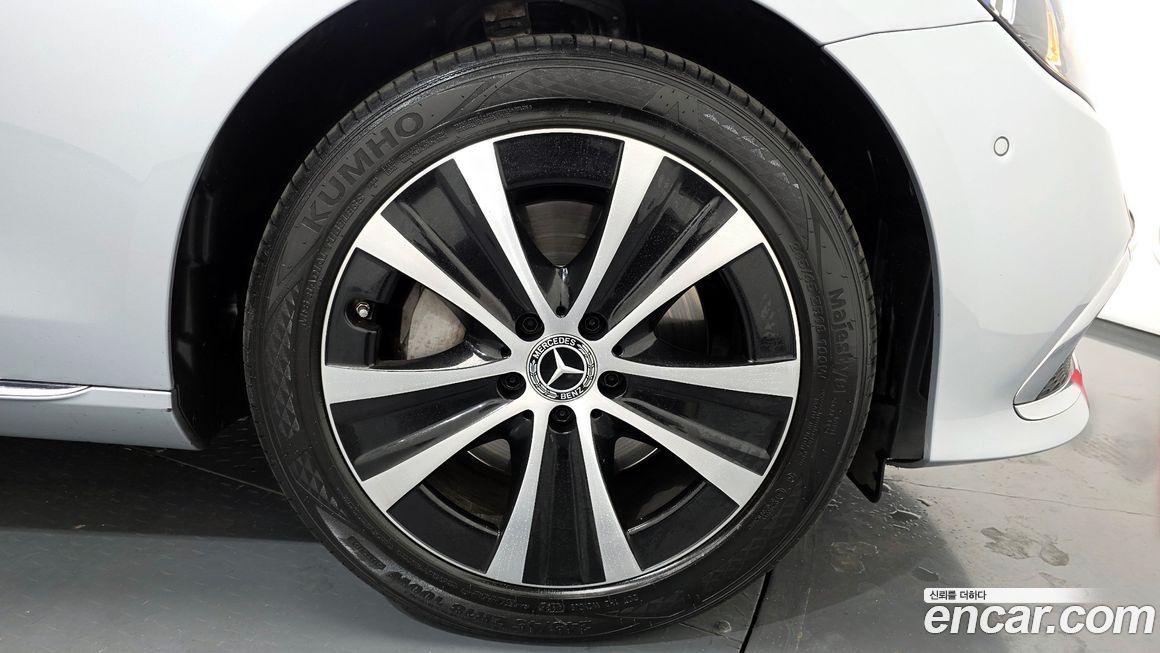 Mercedes-Benz E-Class 2021