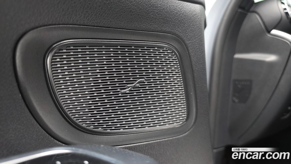 Mercedes-Benz C-Class 2022