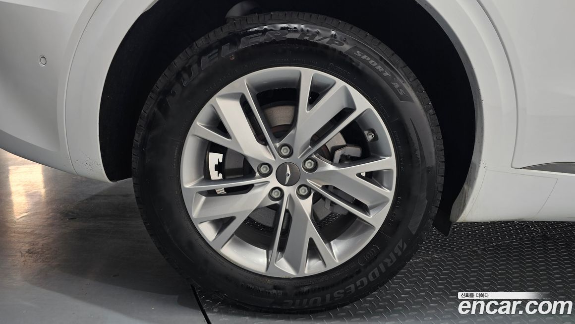 Genesis GV70 2024