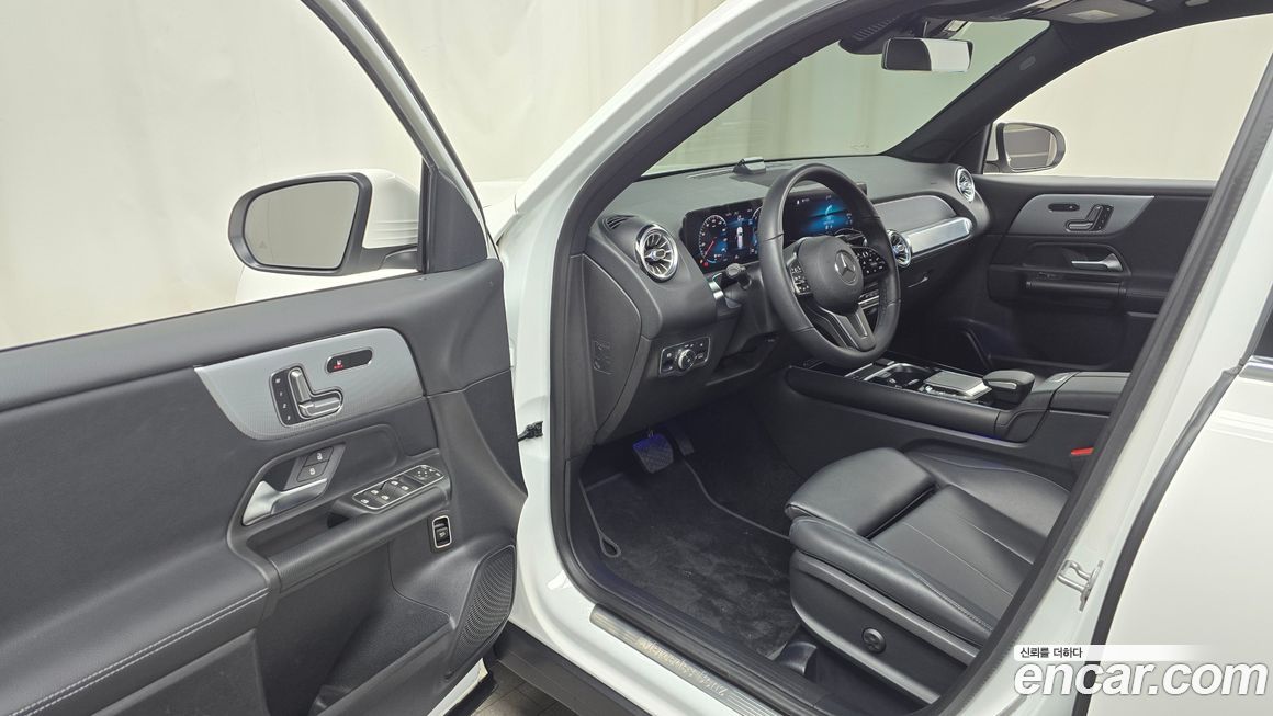 Mercedes-Benz GLB-Class 2021