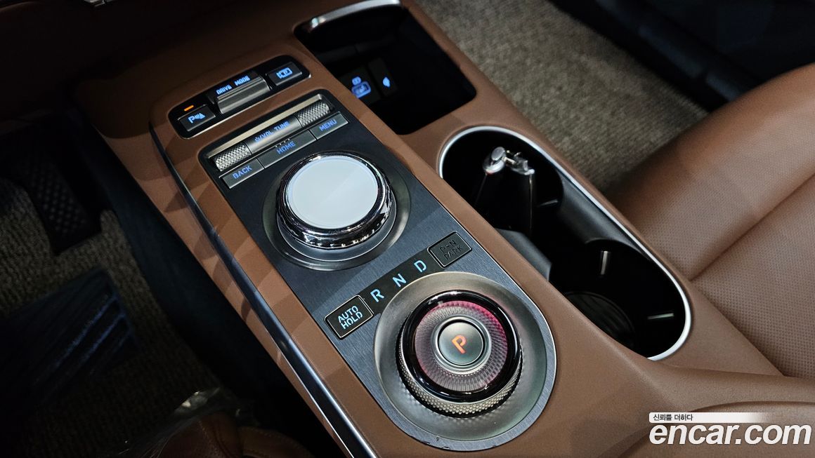 Genesis GV70 2024
