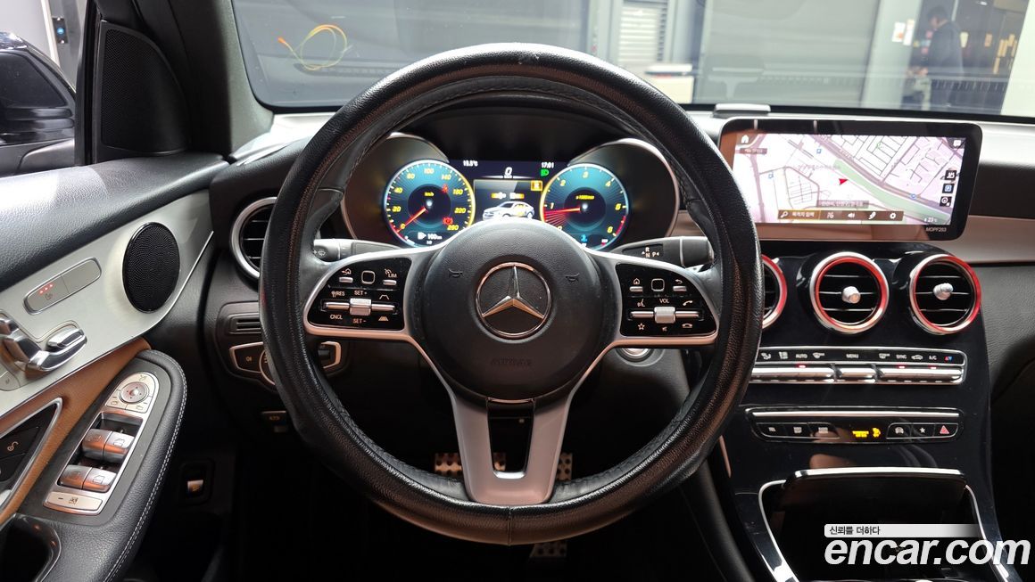 Mercedes-Benz GLC-Class 2021