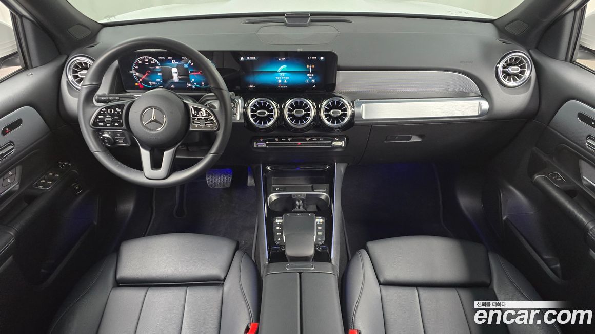 Mercedes-Benz GLB-Class 2021