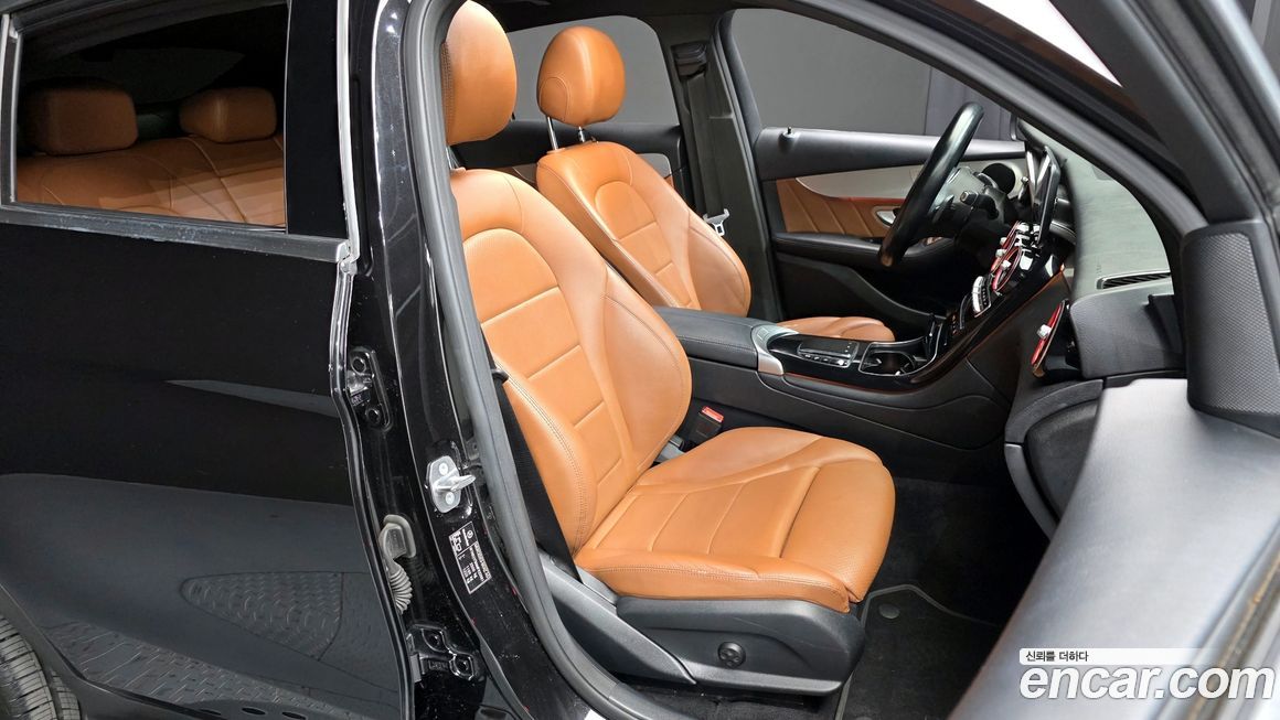 Mercedes-Benz GLC-Class 2021