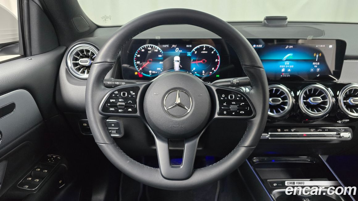 Mercedes-Benz GLB-Class 2021